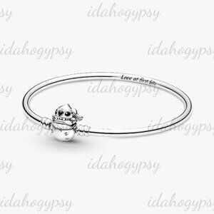 Pandora Moments Disney Stitch Biting Clasp Bangle